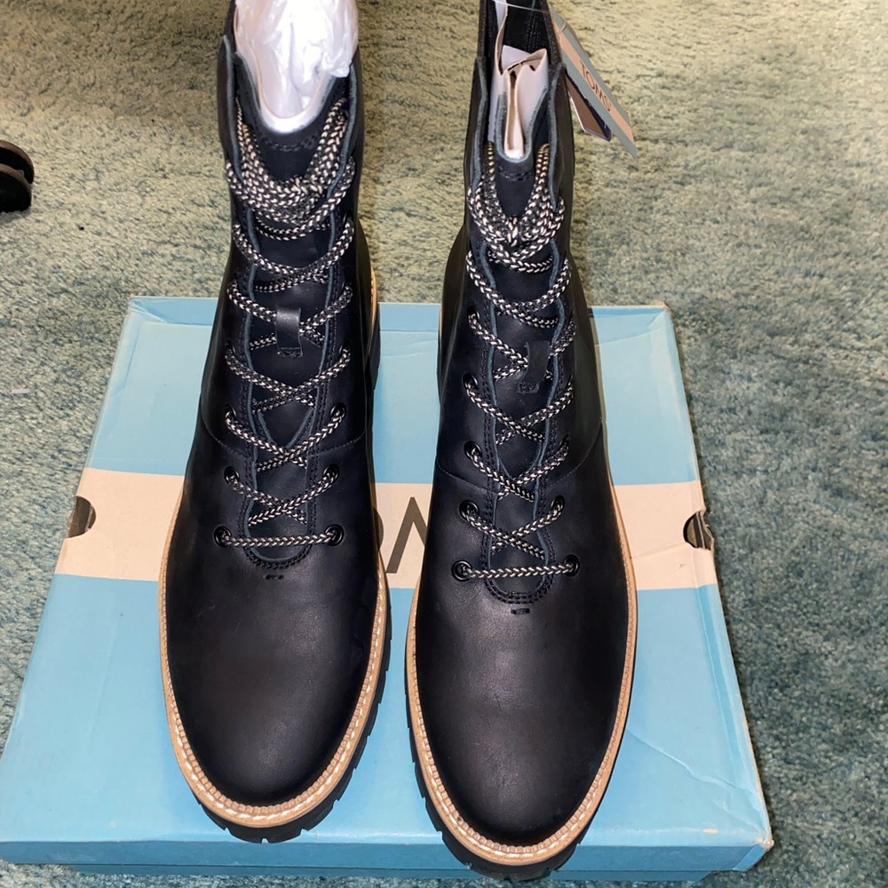 NEW TOMS Frankie black, leather water resistant boot